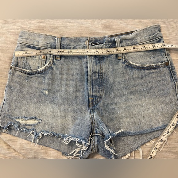 Levi’s 501 jean shorts - Picture 3 of 7